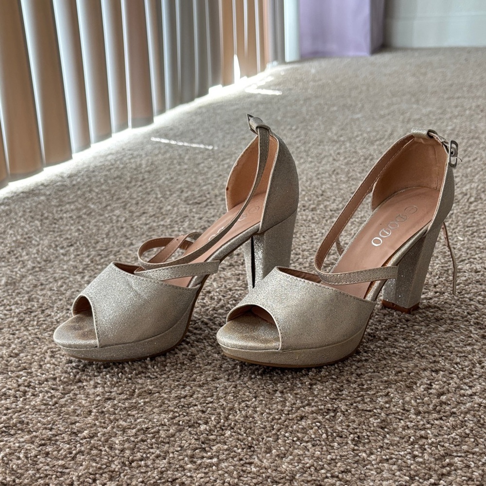 Dodo Bar Or Shimmering Silver Peep-Toe Heels